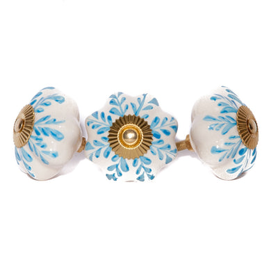 Knobs, Pulls & Hardware